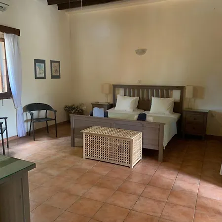 Anna Maria Semesterbostad Pégeia